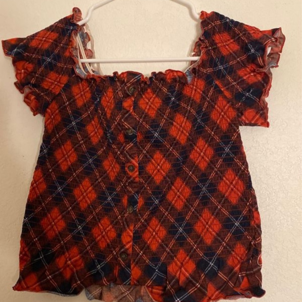 Off shoulder crop top